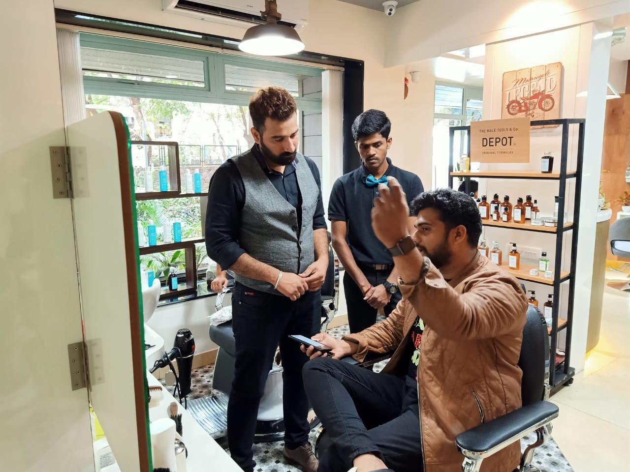 Salon staff training workshop<br />
